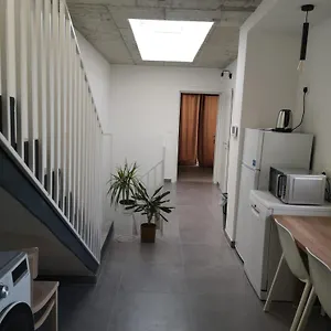 Minimal & Arty Townhouse Habitación en casa particular Hamrun