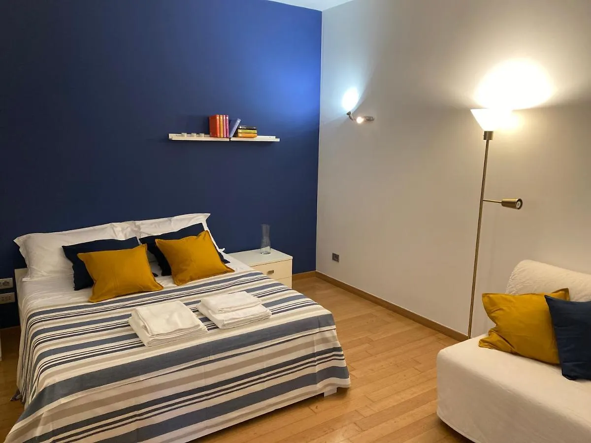 Chiara Guest House 34 - M4 Metro Blu 밀라노 이탈리아